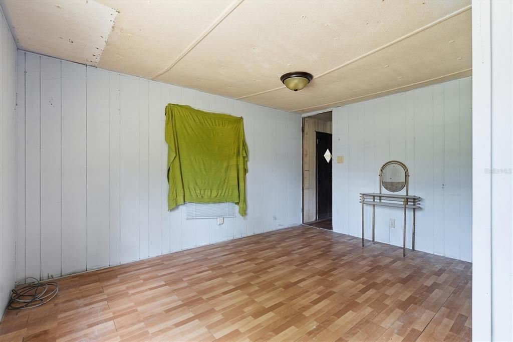 For Sale: $69,900 (3 beds, 1 baths, 792 Square Feet)