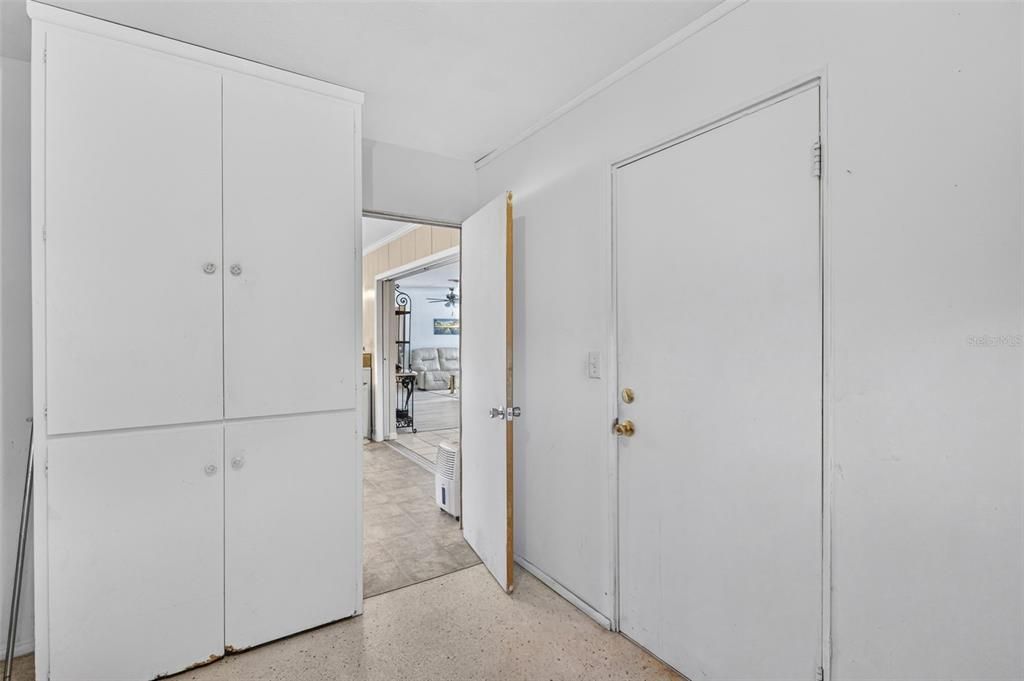 For Sale: $319,900 (2 beds, 2 baths, 1452 Square Feet)