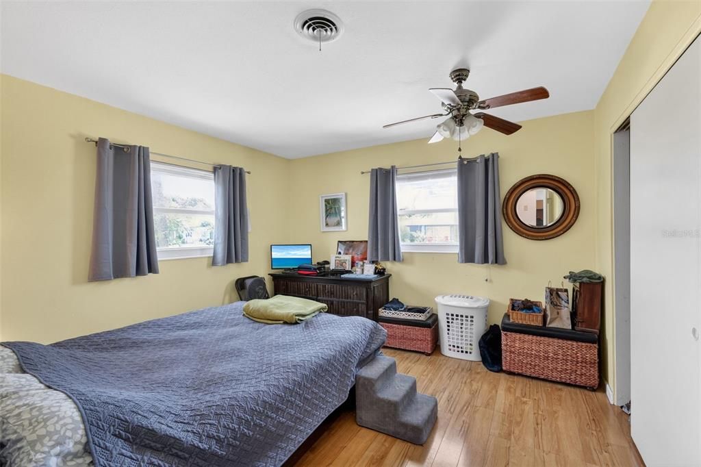 For Sale: $319,900 (2 beds, 2 baths, 1452 Square Feet)