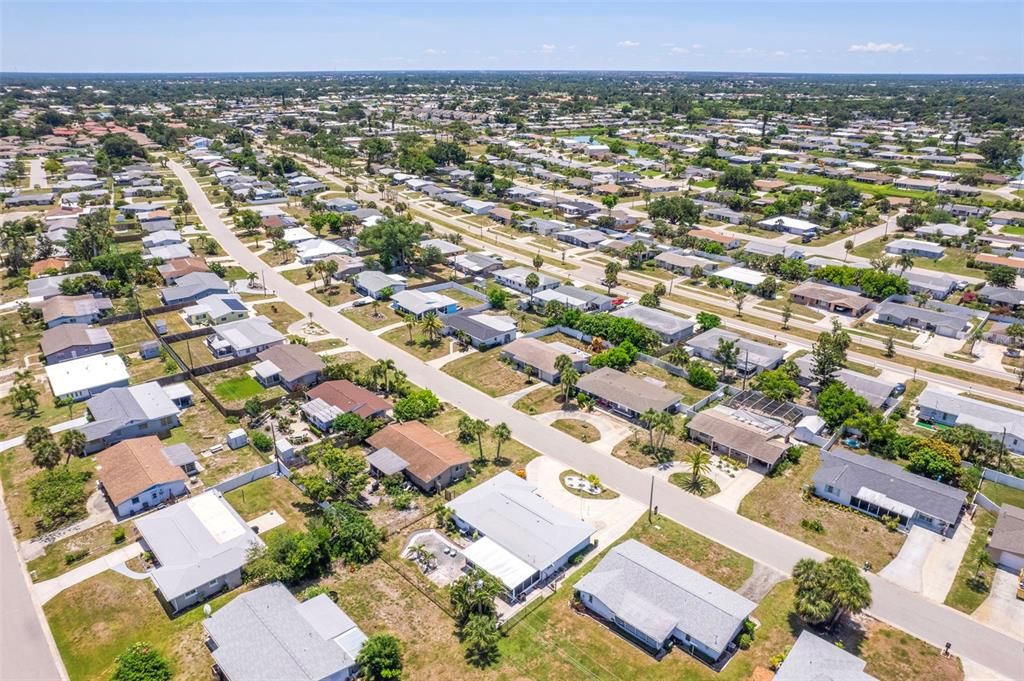For Sale: $319,900 (2 beds, 2 baths, 1452 Square Feet)