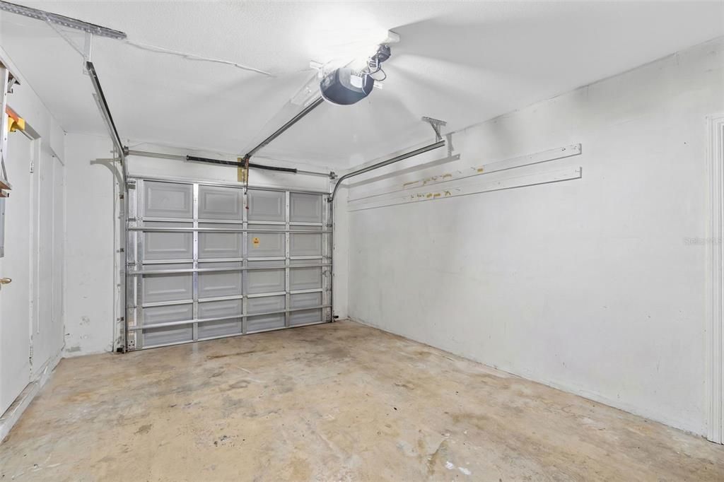 For Sale: $319,900 (2 beds, 2 baths, 1452 Square Feet)