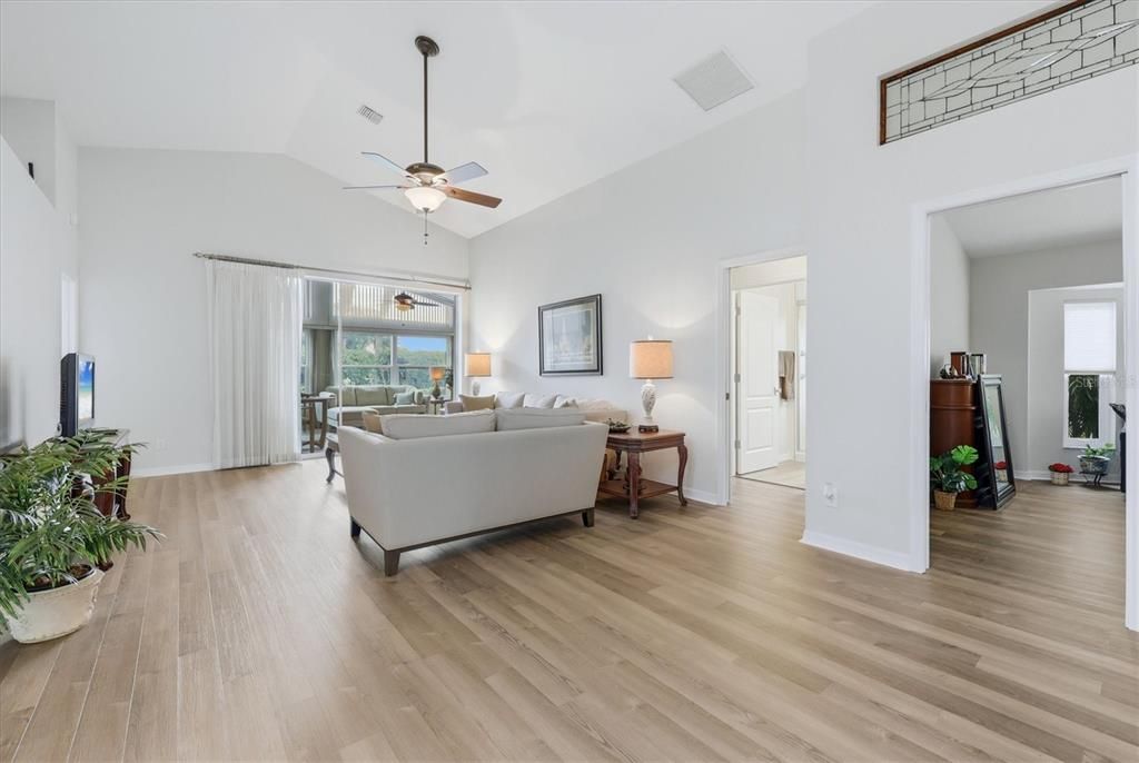 For Sale: $449,000 (2 beds, 2 baths, 2139 Square Feet)