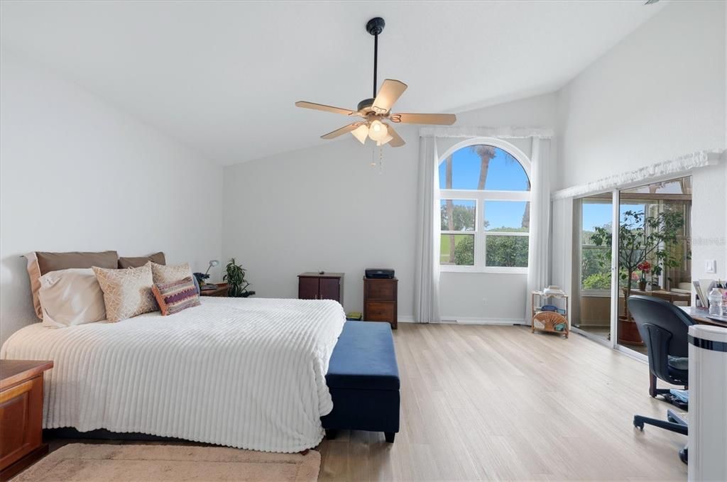 For Sale: $449,000 (2 beds, 2 baths, 2139 Square Feet)
