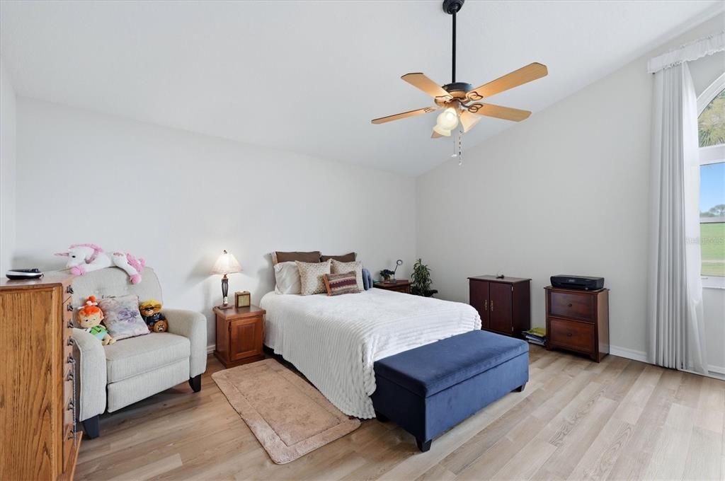For Sale: $449,000 (2 beds, 2 baths, 2139 Square Feet)