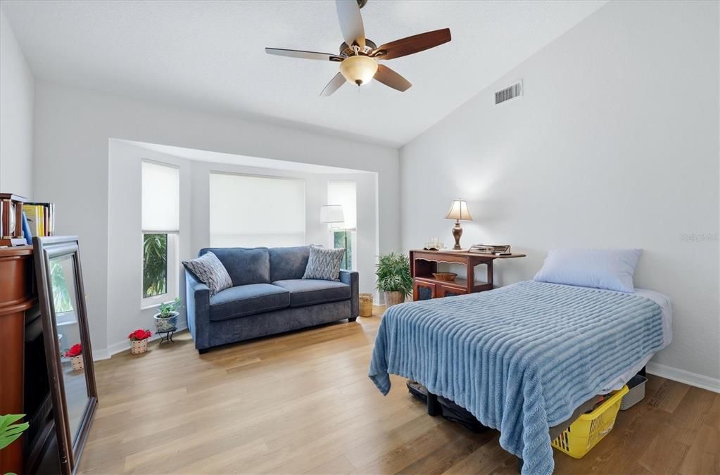 For Sale: $449,000 (2 beds, 2 baths, 2139 Square Feet)