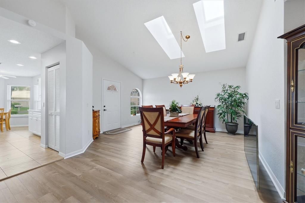 For Sale: $449,000 (2 beds, 2 baths, 2139 Square Feet)