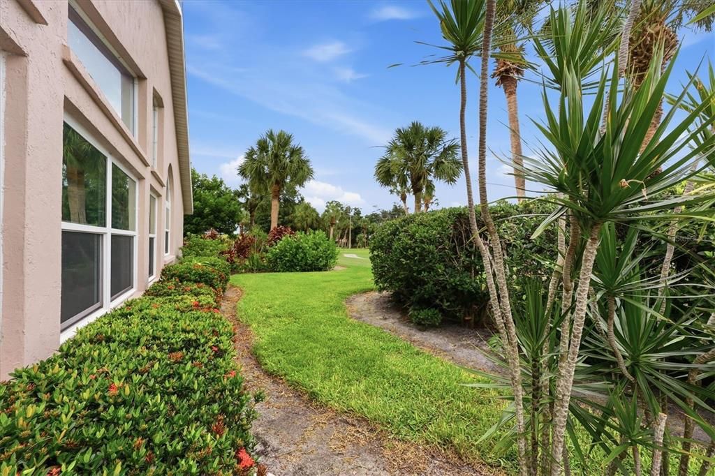 For Sale: $449,000 (2 beds, 2 baths, 2139 Square Feet)