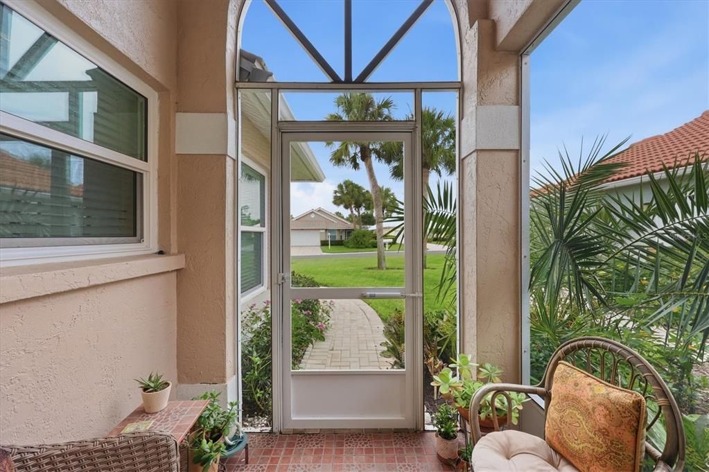 For Sale: $449,000 (2 beds, 2 baths, 2139 Square Feet)