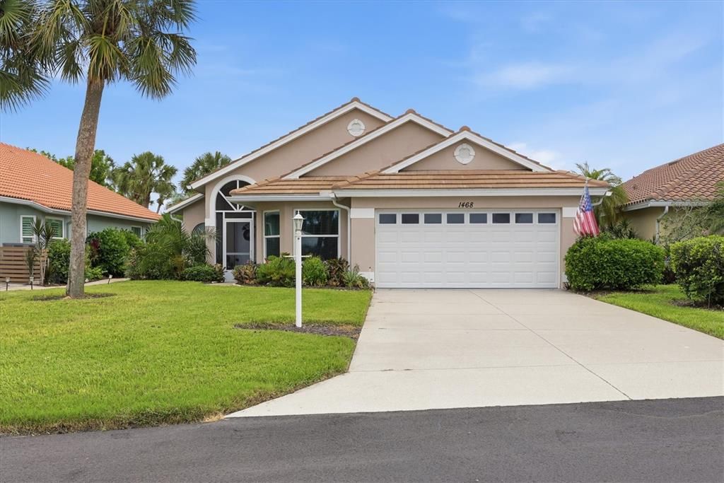 For Sale: $449,000 (2 beds, 2 baths, 2139 Square Feet)