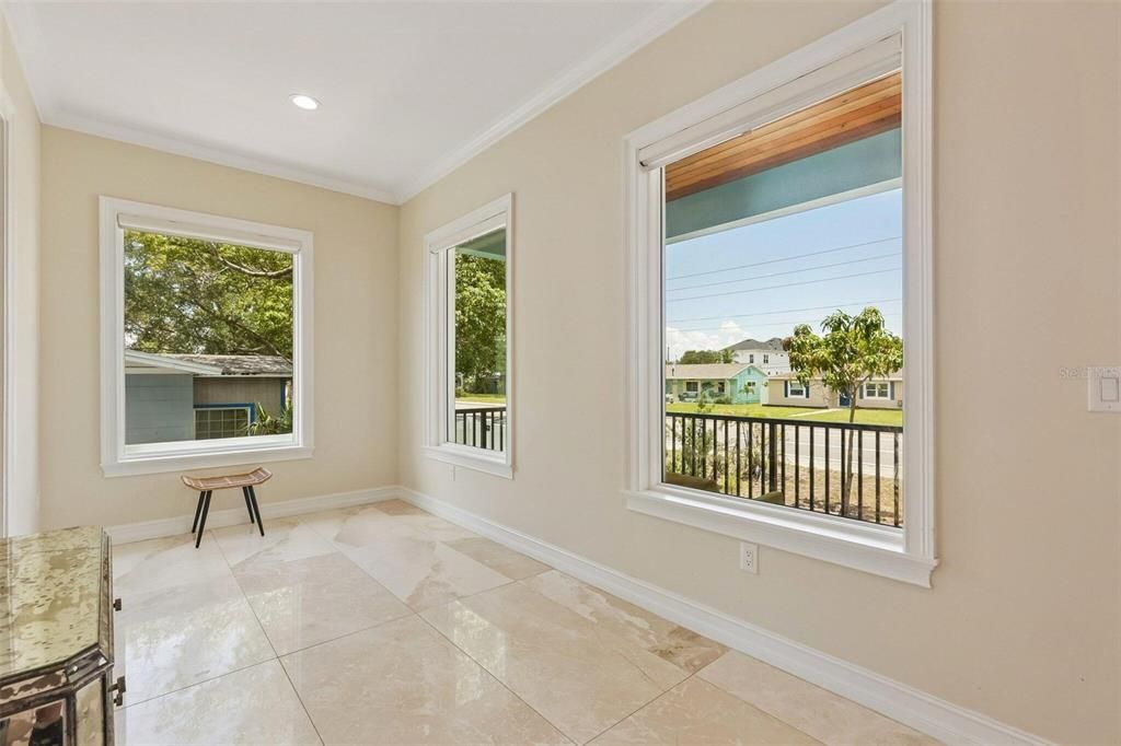 For Sale: $3,189,000 (6 beds, 4 baths, 5574 Square Feet)