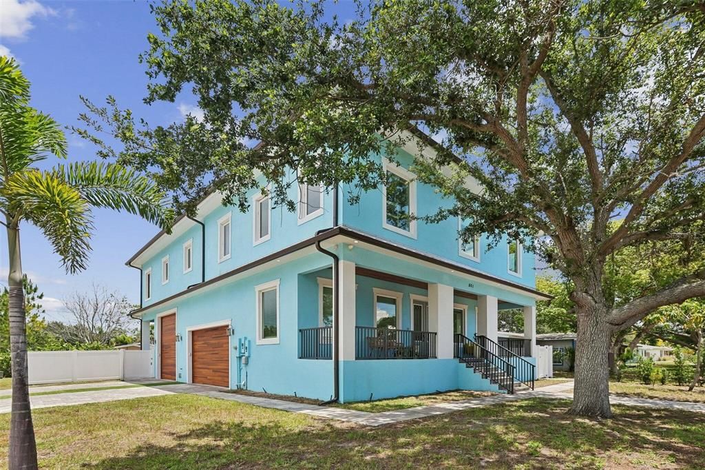 For Sale: $3,189,000 (6 beds, 4 baths, 5574 Square Feet)