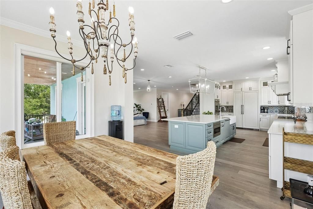 For Sale: $3,189,000 (6 beds, 4 baths, 5574 Square Feet)