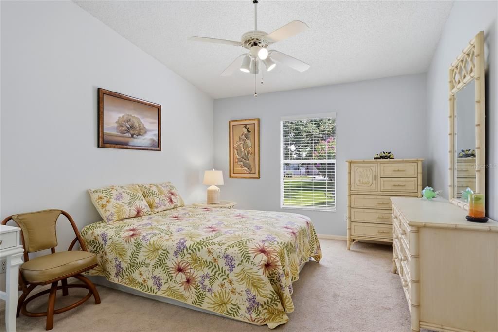 For Sale: $199,950 (2 beds, 2 baths, 952 Square Feet)