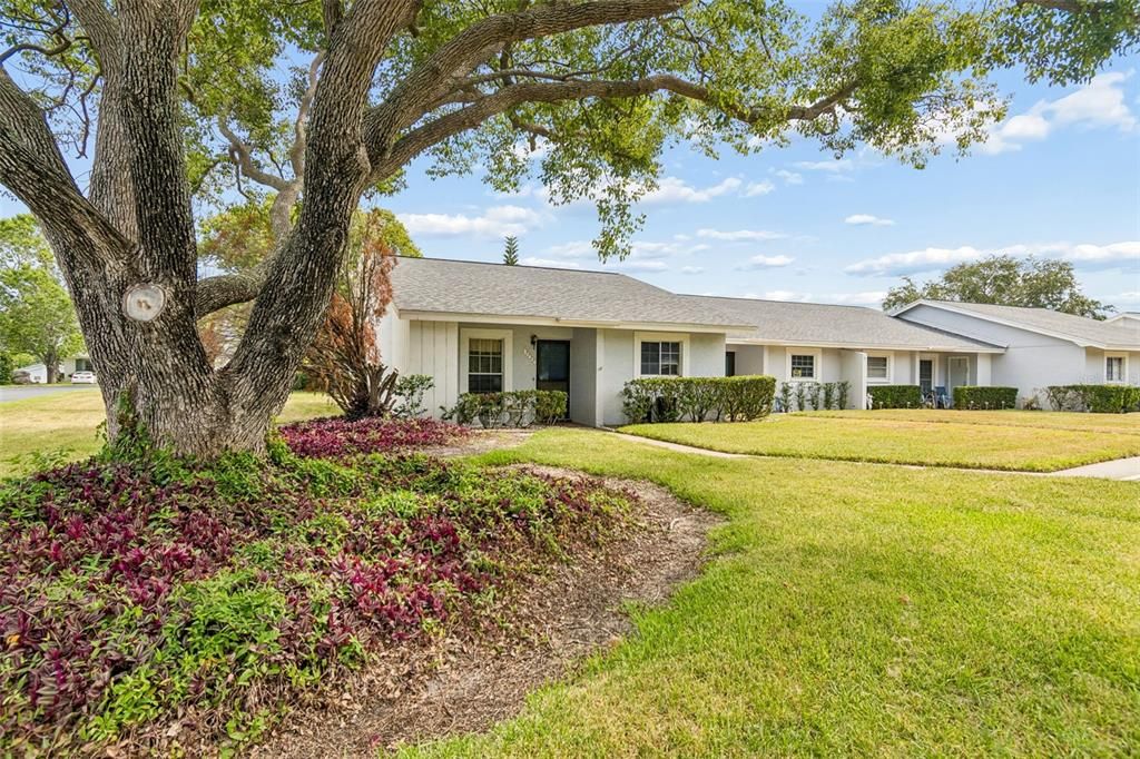 For Sale: $154,000 (2 beds, 2 baths, 1029 Square Feet)