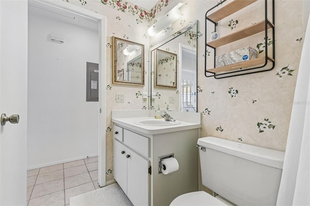 For Sale: $154,000 (2 beds, 2 baths, 1029 Square Feet)