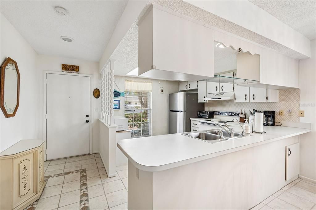 For Sale: $154,000 (2 beds, 2 baths, 1029 Square Feet)