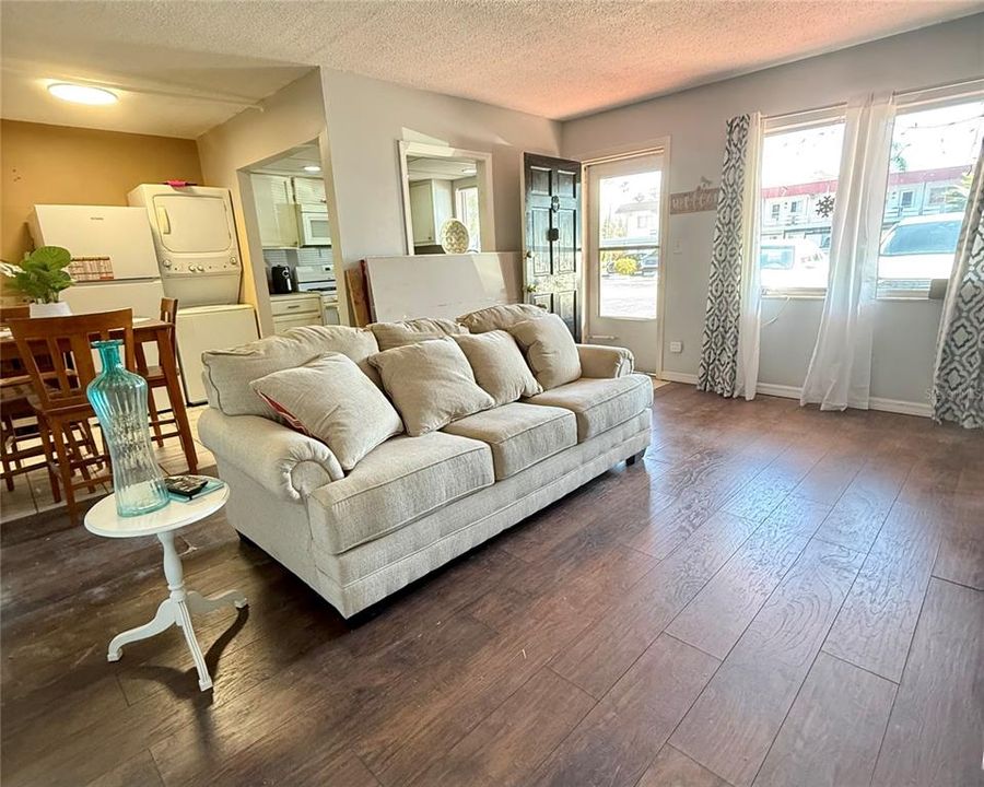 For Sale: $55,000 (1 beds, 1 baths, 663 Square Feet)