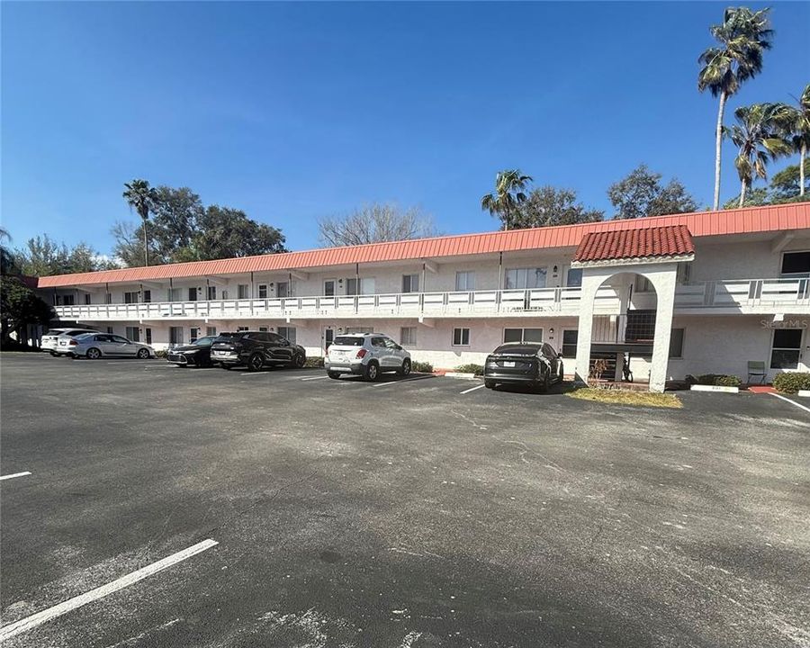 For Sale: $55,000 (1 beds, 1 baths, 663 Square Feet)