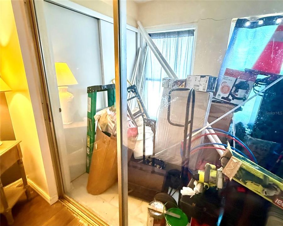 For Sale: $55,000 (1 beds, 1 baths, 663 Square Feet)