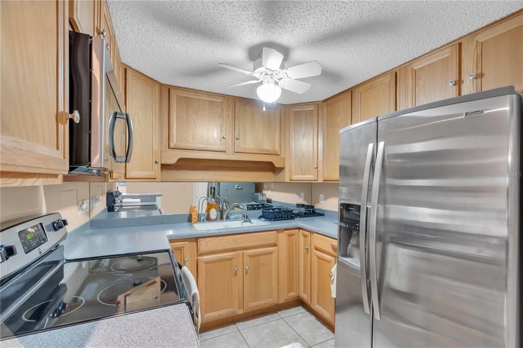 For Rent: $3,350 (4 beds, 3 baths, 2595 Square Feet)