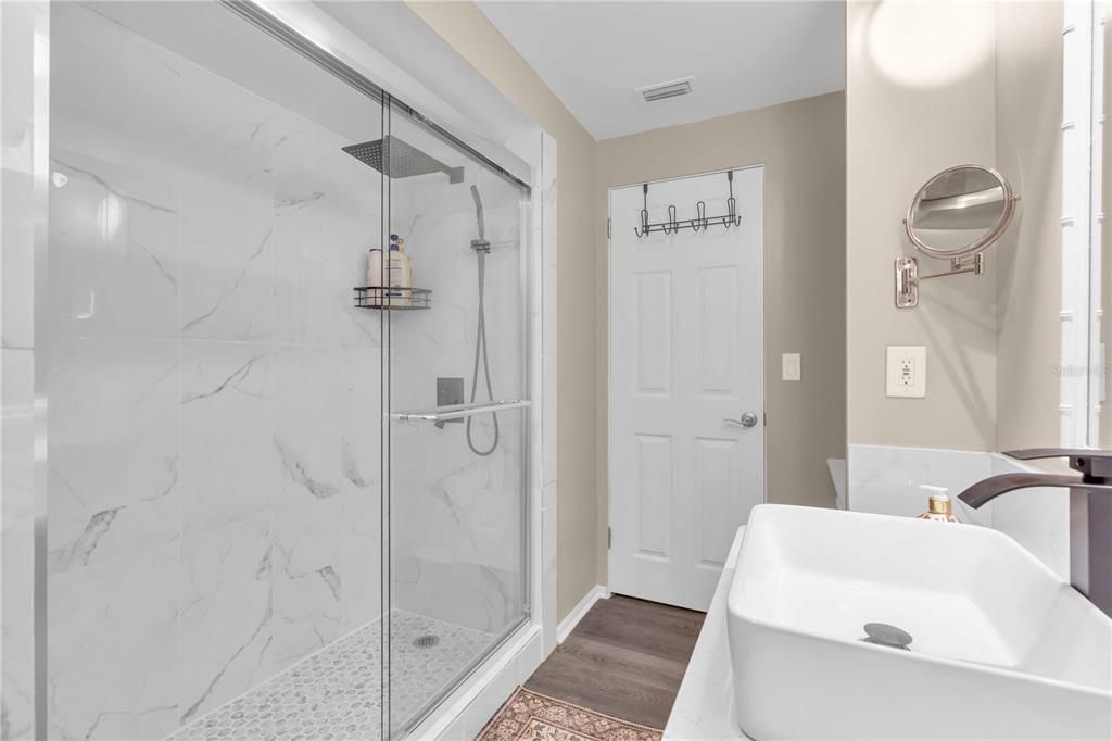 For Rent: $3,350 (4 beds, 3 baths, 2595 Square Feet)
