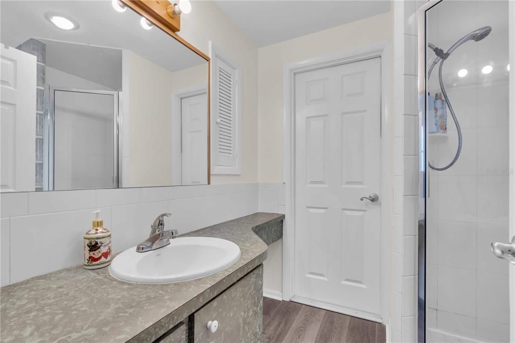 For Rent: $3,350 (4 beds, 3 baths, 2595 Square Feet)
