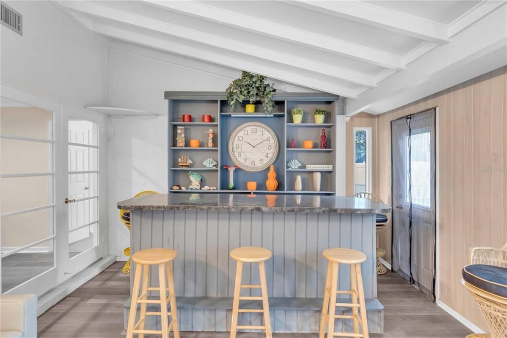 For Rent: $3,350 (4 beds, 3 baths, 2595 Square Feet)