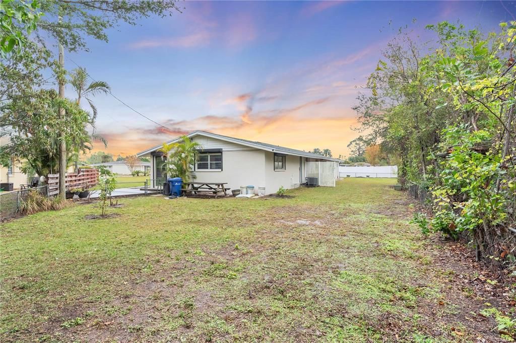 For Rent: $3,350 (4 beds, 3 baths, 2595 Square Feet)