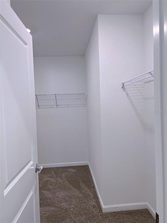 For Sale: $395,000 (5 beds, 2 baths, 2430 Square Feet)