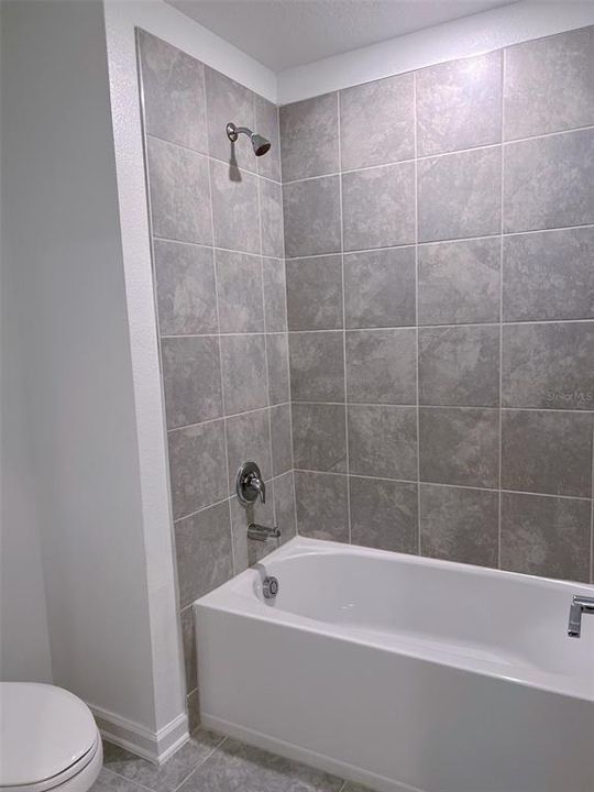 For Sale: $395,000 (5 beds, 2 baths, 2430 Square Feet)