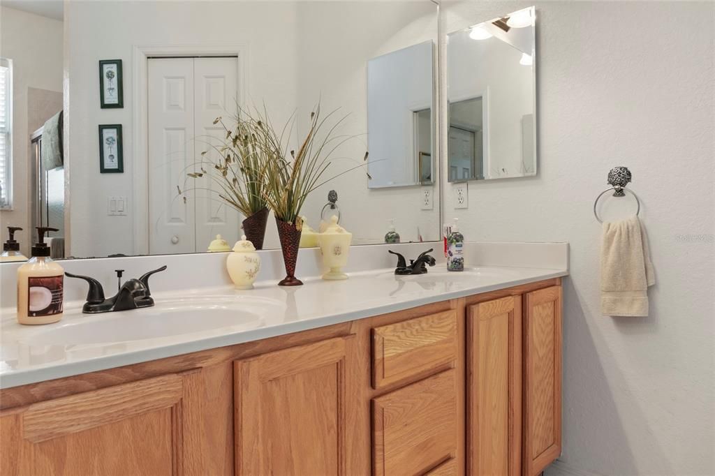 For Sale: $250,000 (3 beds, 2 baths, 1471 Square Feet)