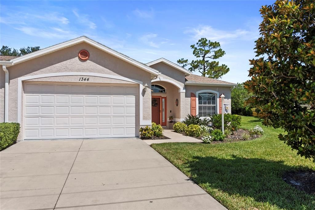 For Sale: $250,000 (3 beds, 2 baths, 1471 Square Feet)