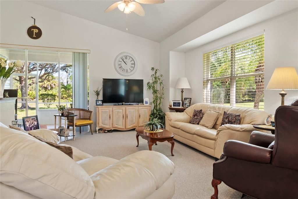 For Sale: $250,000 (3 beds, 2 baths, 1471 Square Feet)
