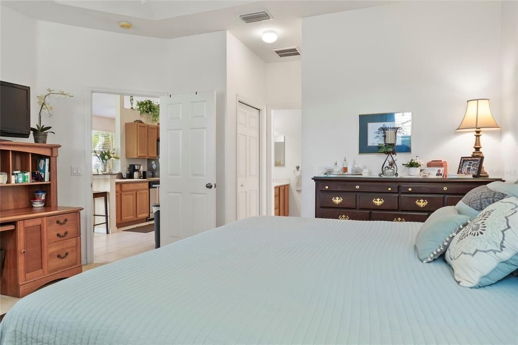 For Sale: $250,000 (3 beds, 2 baths, 1471 Square Feet)