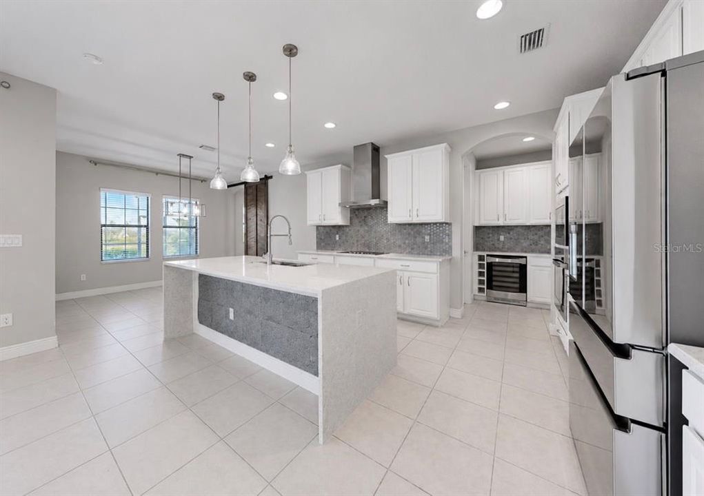 For Sale: $650,000 (4 beds, 3 baths, 3260 Square Feet)