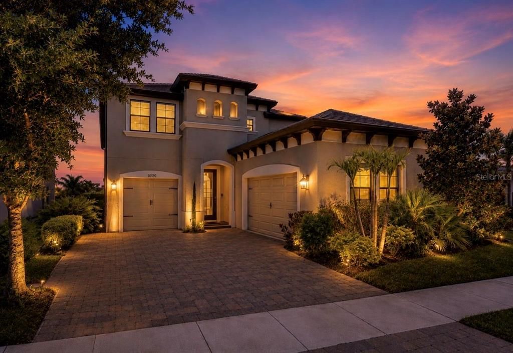 For Sale: $650,000 (4 beds, 3 baths, 3260 Square Feet)