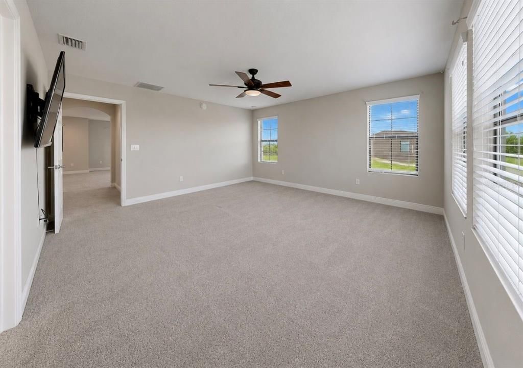 For Sale: $650,000 (4 beds, 3 baths, 3260 Square Feet)