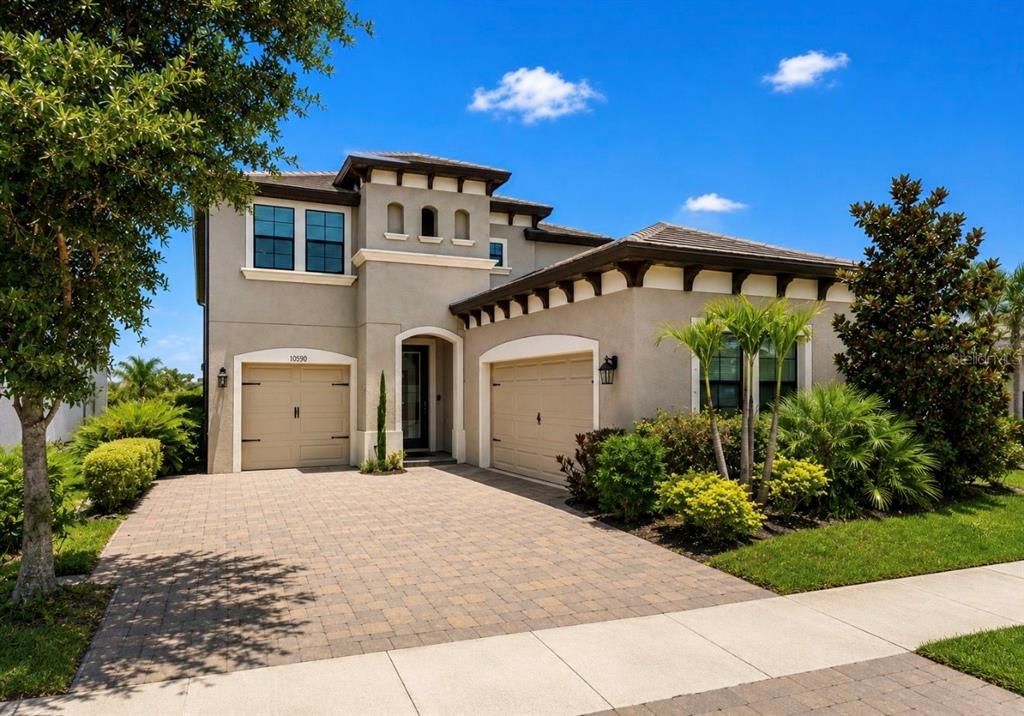 For Sale: $650,000 (4 beds, 3 baths, 3260 Square Feet)