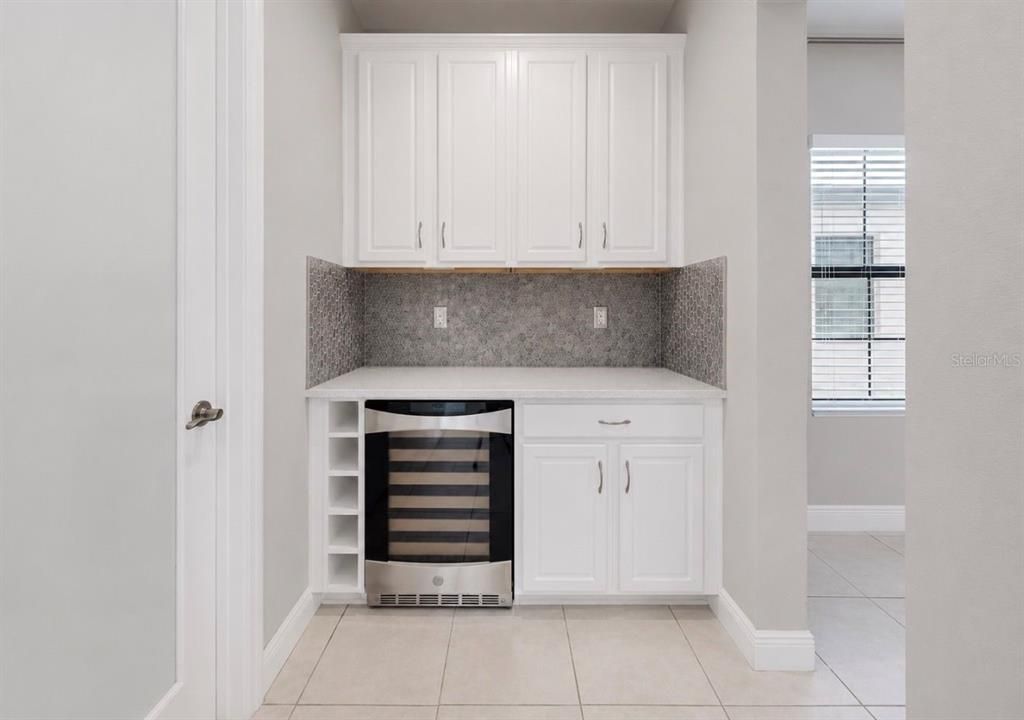For Sale: $650,000 (4 beds, 3 baths, 3260 Square Feet)