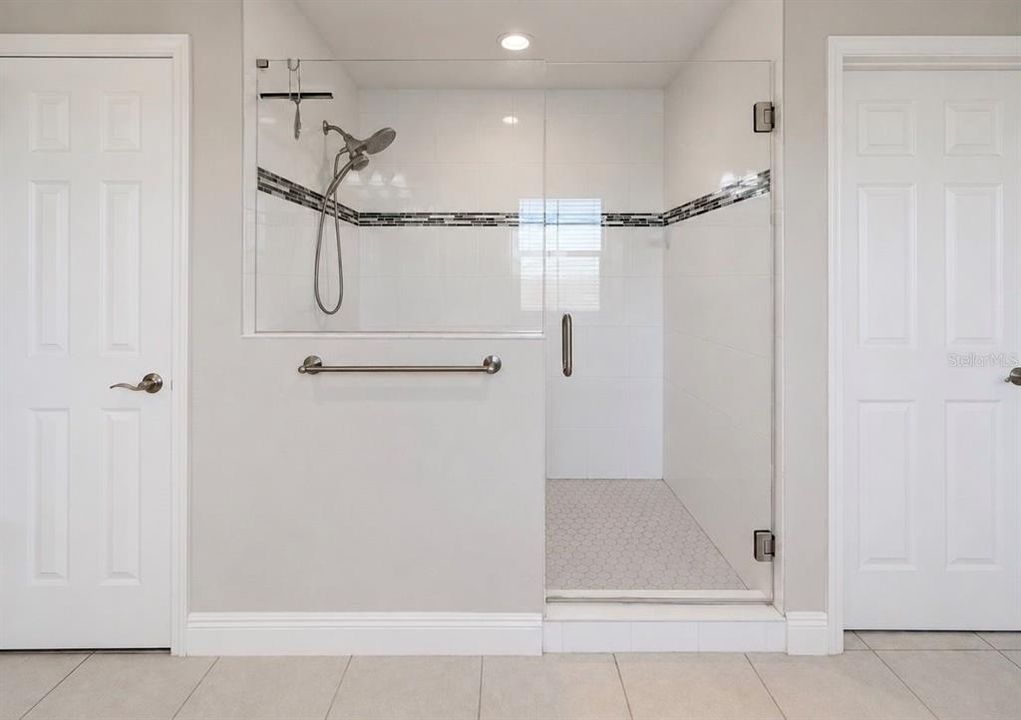 For Sale: $650,000 (4 beds, 3 baths, 3260 Square Feet)