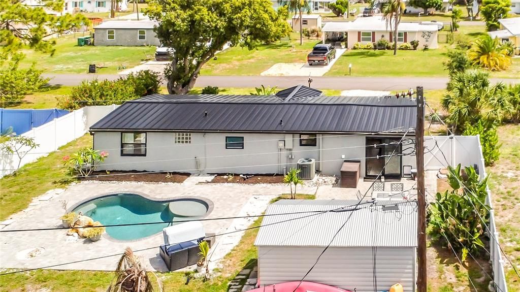 For Sale: $339,900 (3 beds, 1 baths, 924 Square Feet)
