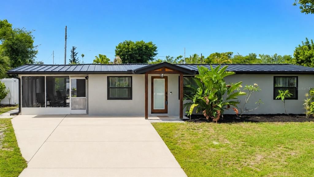 For Sale: $339,900 (3 beds, 1 baths, 924 Square Feet)