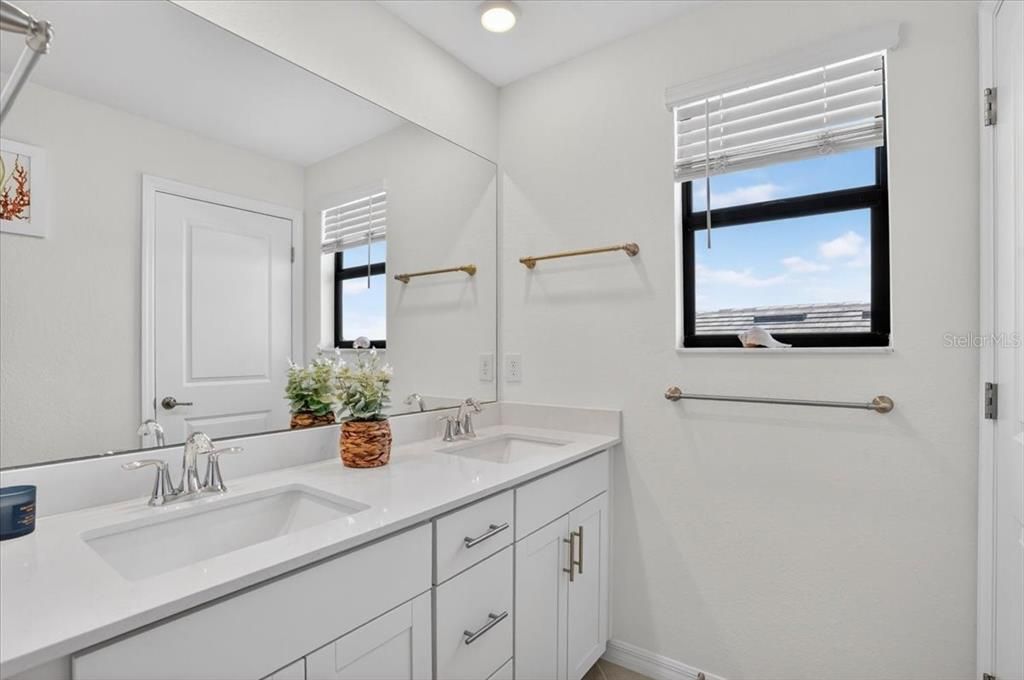For Sale: $750,000 (5 beds, 3 baths, 3285 Square Feet)