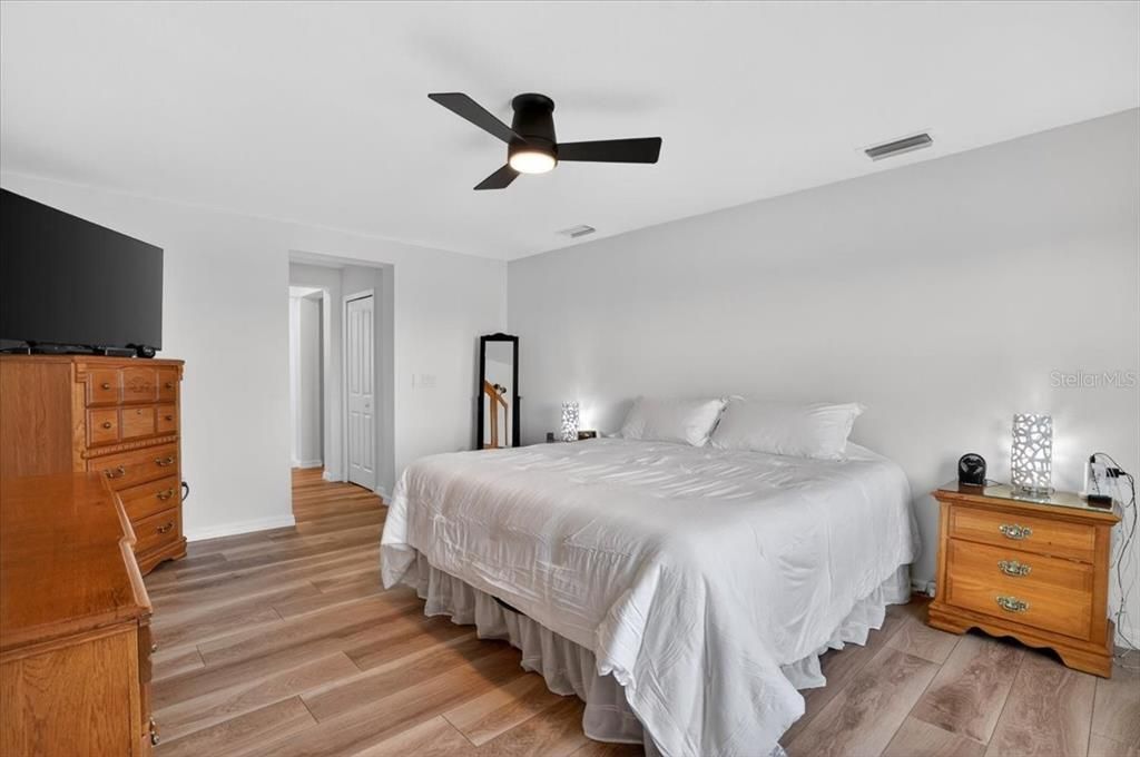 For Sale: $750,000 (5 beds, 3 baths, 3285 Square Feet)