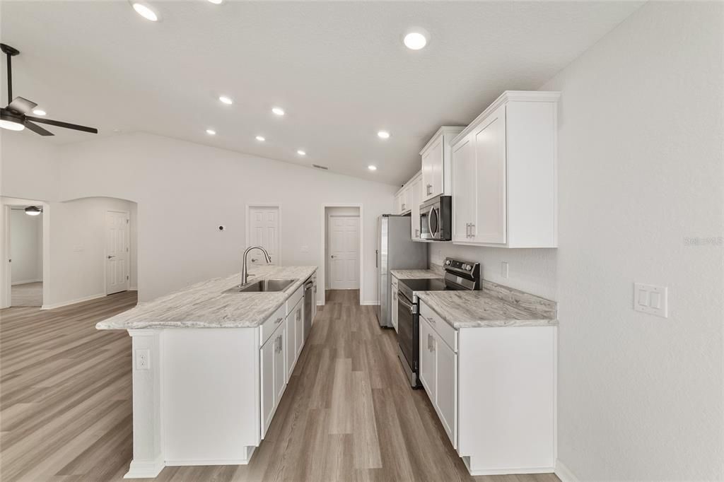 For Sale: $290,000 (3 beds, 2 baths, 1541 Square Feet)