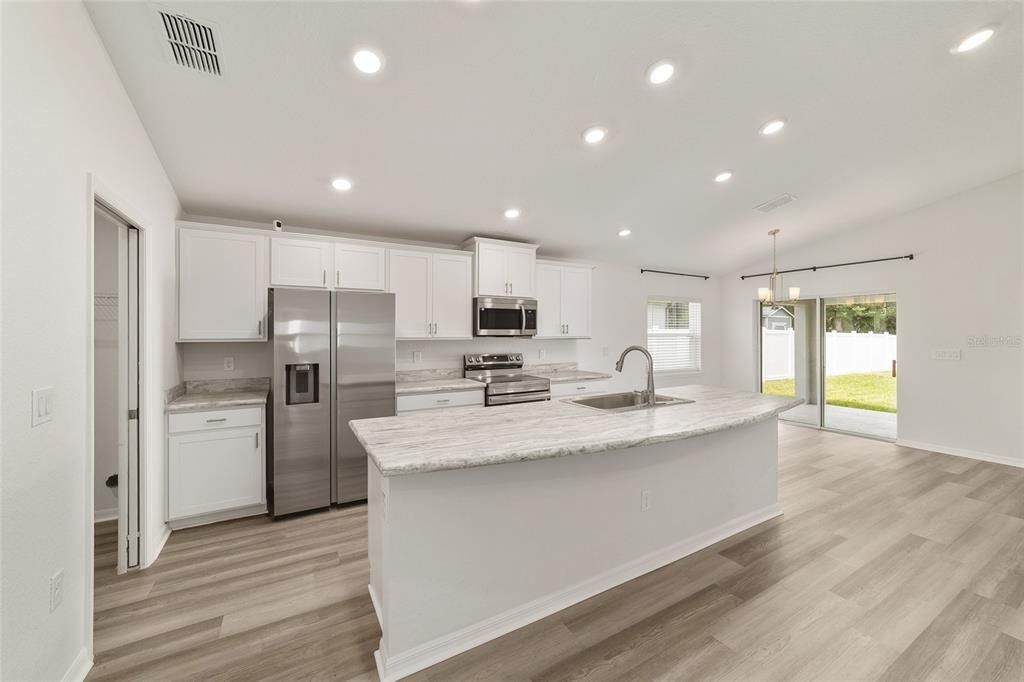 For Sale: $290,000 (3 beds, 2 baths, 1541 Square Feet)