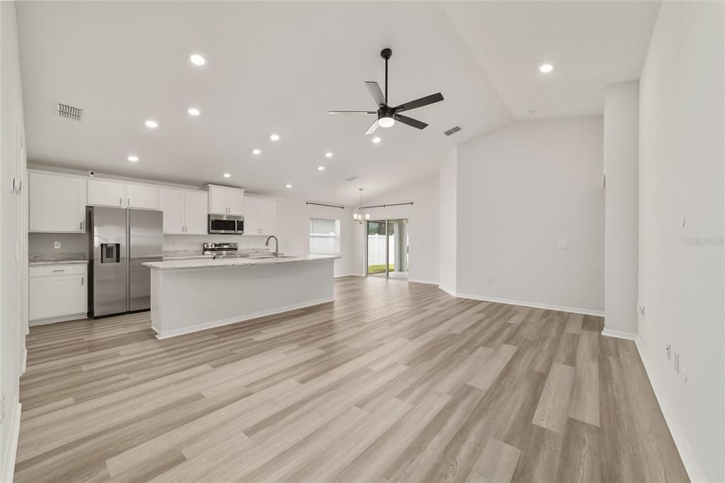 For Sale: $290,000 (3 beds, 2 baths, 1541 Square Feet)