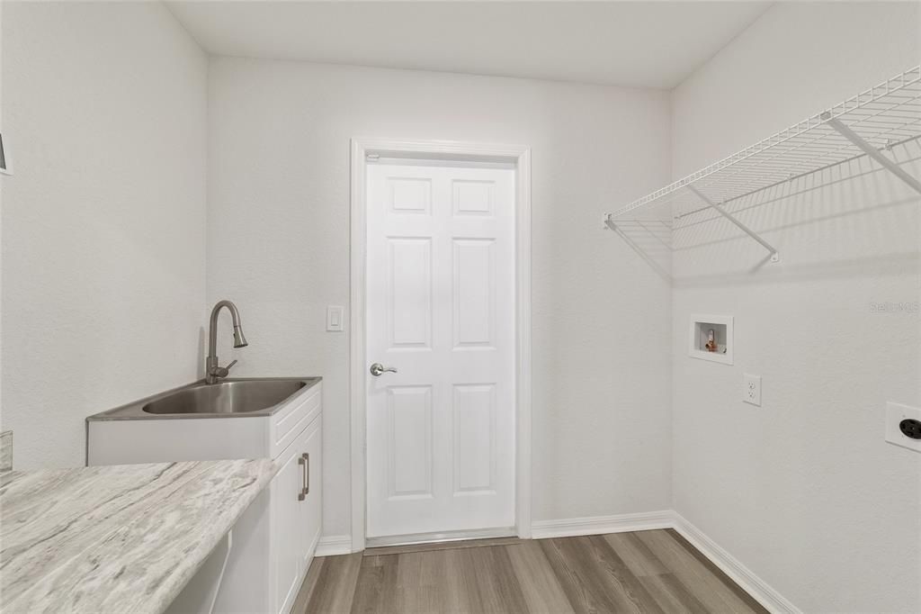 For Sale: $290,000 (3 beds, 2 baths, 1541 Square Feet)