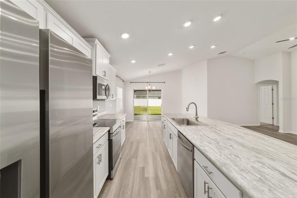 For Sale: $290,000 (3 beds, 2 baths, 1541 Square Feet)