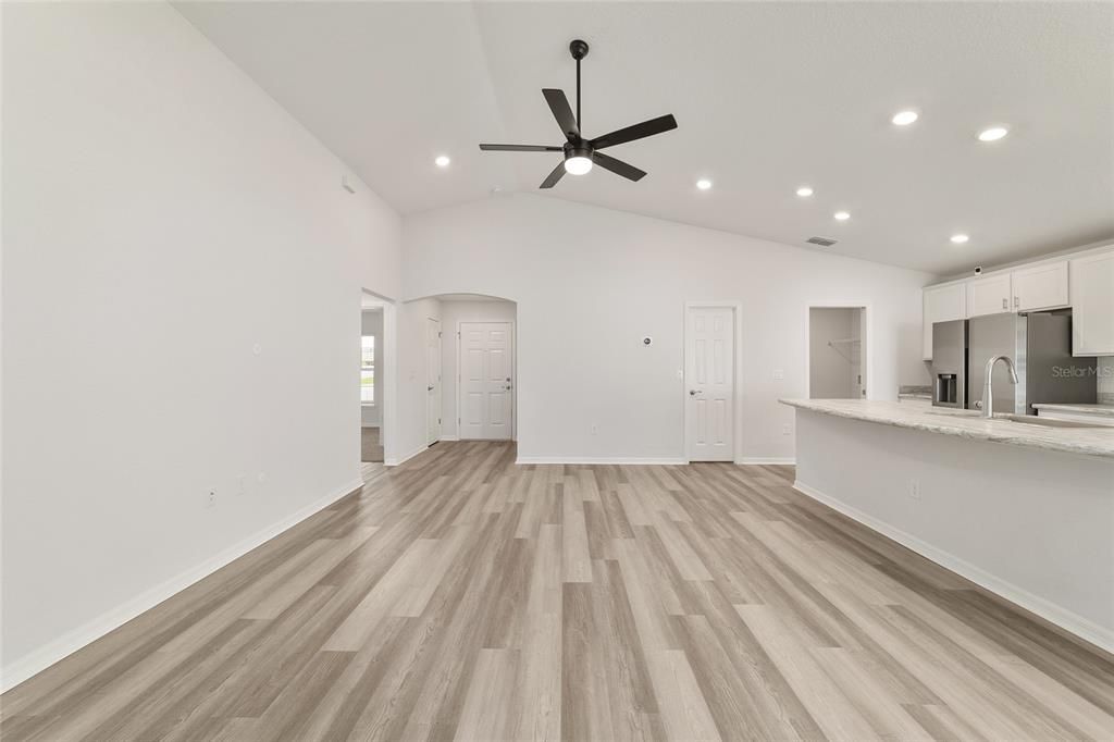 For Sale: $290,000 (3 beds, 2 baths, 1541 Square Feet)